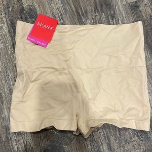 NWT Spanx Boyshort